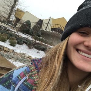 Meet your Posher, Chloe